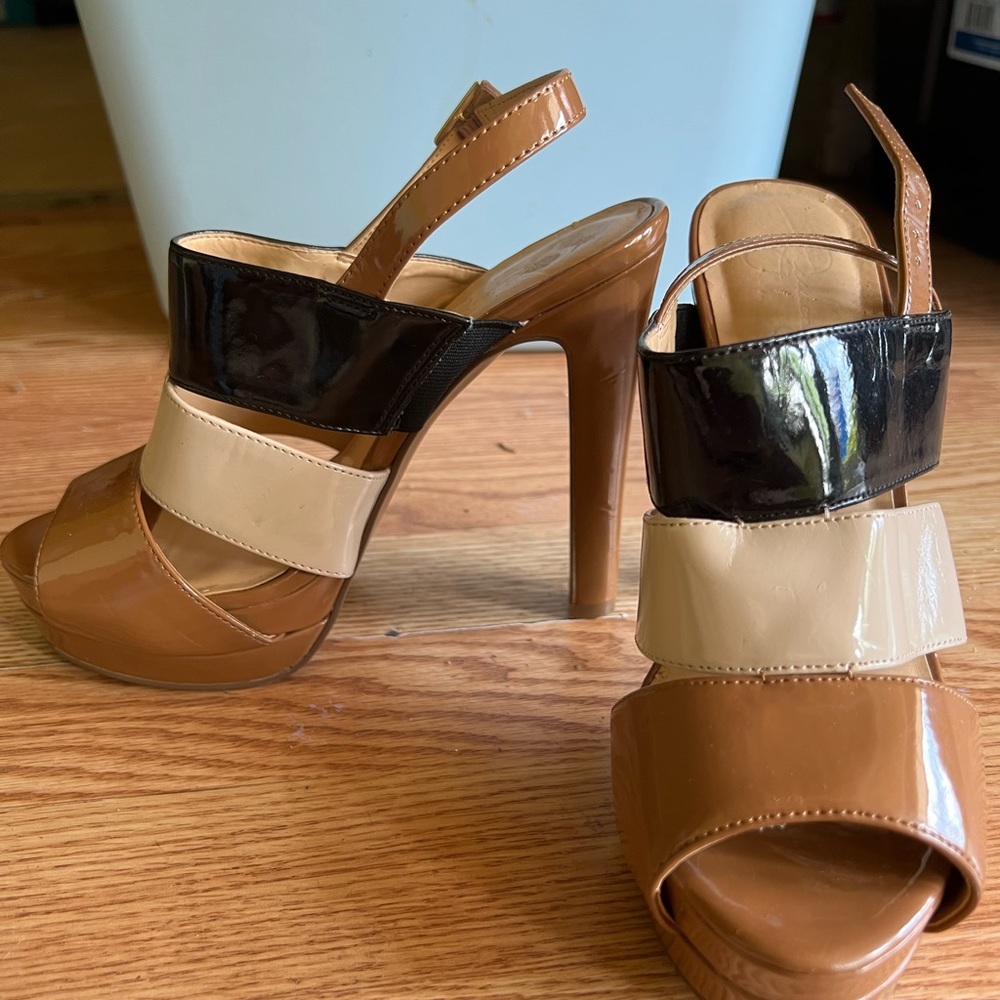 brown heels - Picture 3 of 7